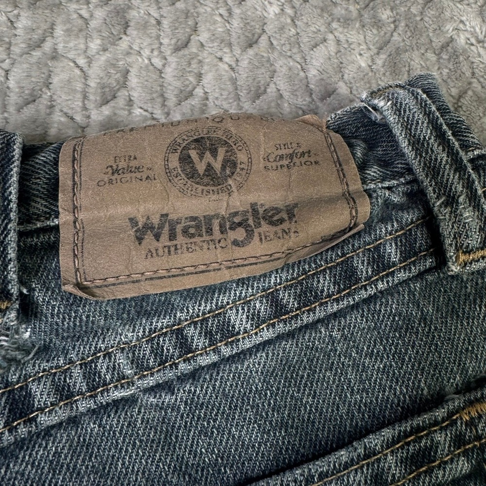 Wrangler Mens Denim Shorts Dark Wash Relaxed Fit Workwear Size 34 Causual - Picture 14 of 15